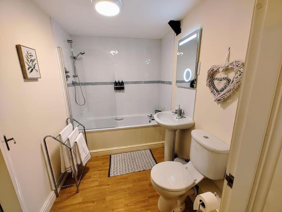 Cosy Central Modern Apartment نانتويتش المظهر الخارجي الصورة